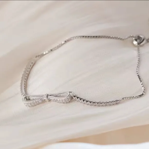 Dainty CZ Bow bracelet adjustable 14 K white gold plated - Picture 3 of 4